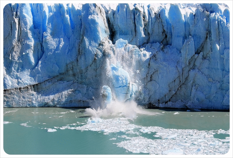 Calving-Perito-Moreno-Glacier-breaking-ice-rupture-GIF